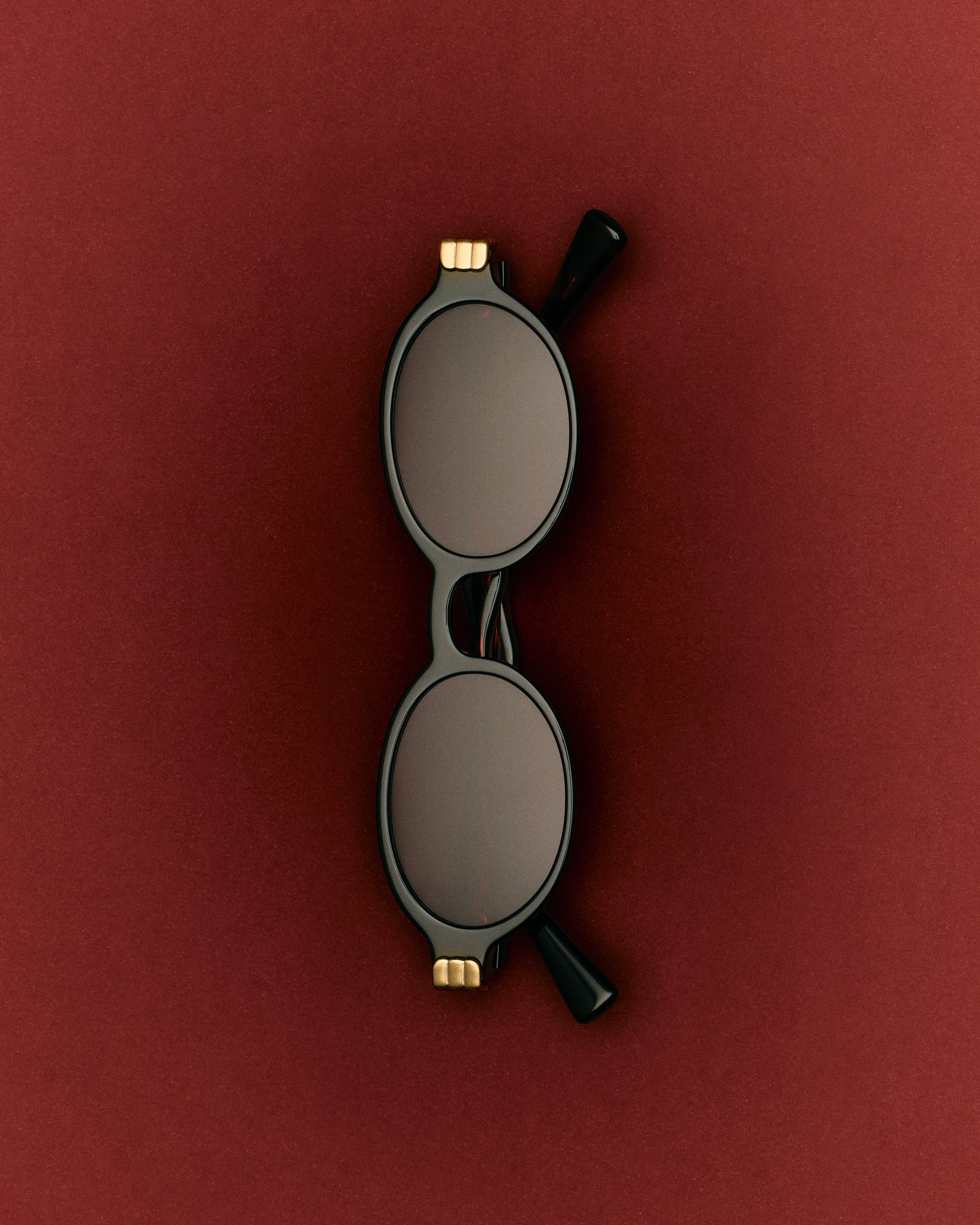 The Elvie Oval Women's Sunglasses in Dark Tortoise