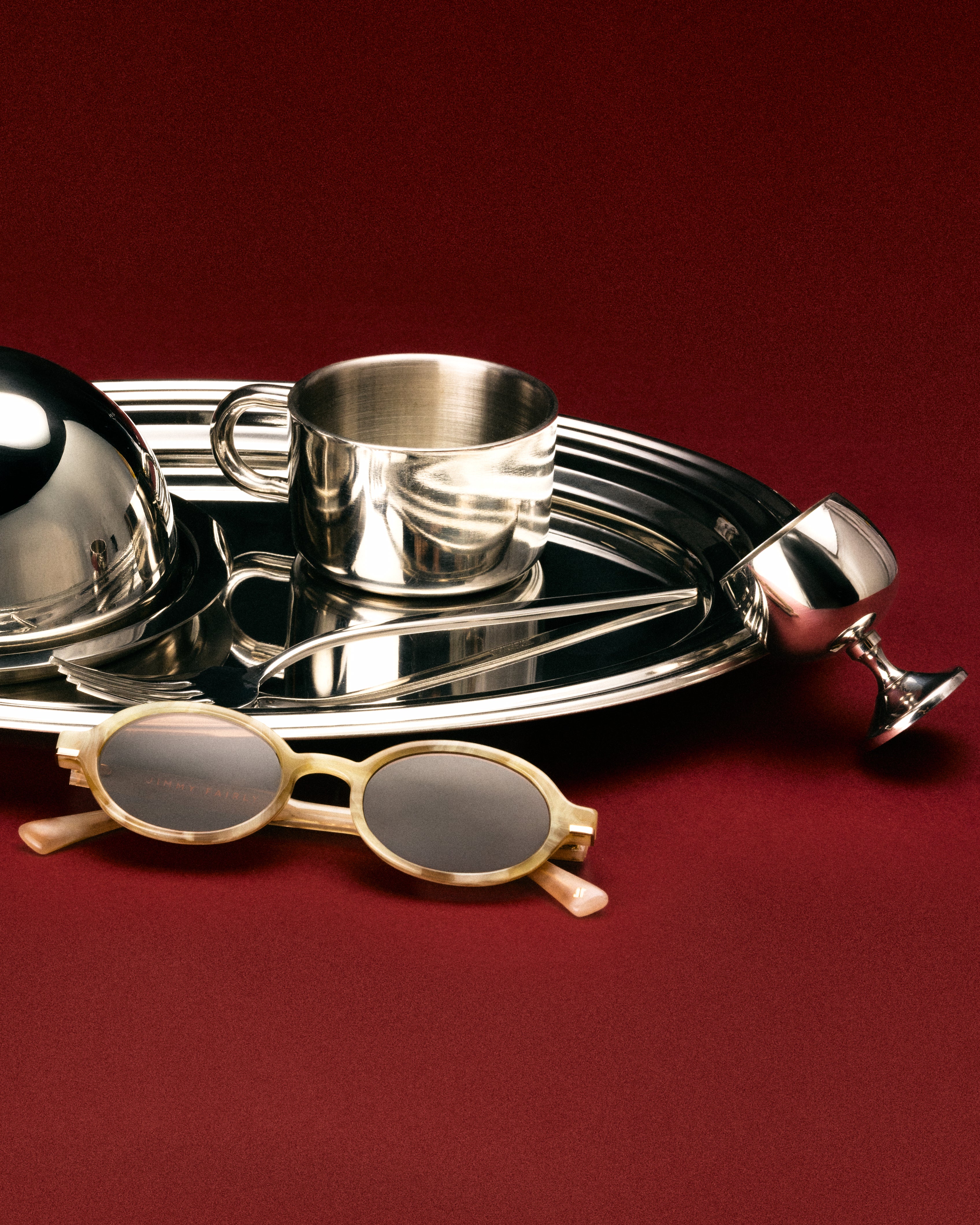 The Elvie Oval Women's Sunglasses in Cream