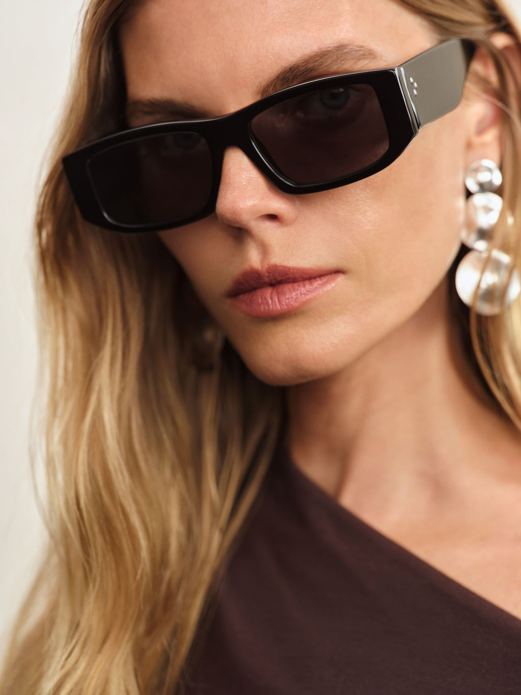 The Anna Rectangular Women's Sunglasses in Black