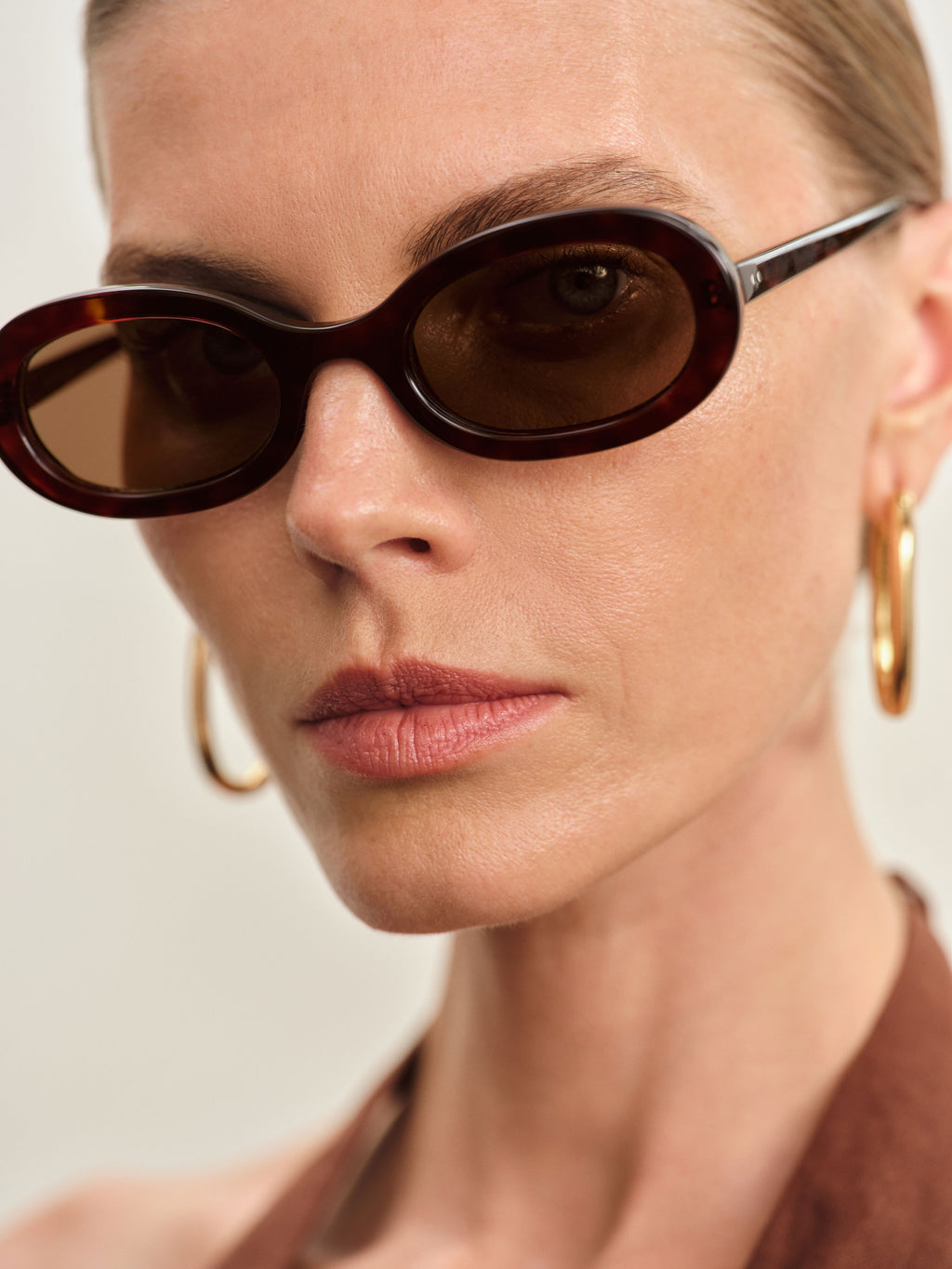 The Coline Oval Women's Sunglasses in Tortoise