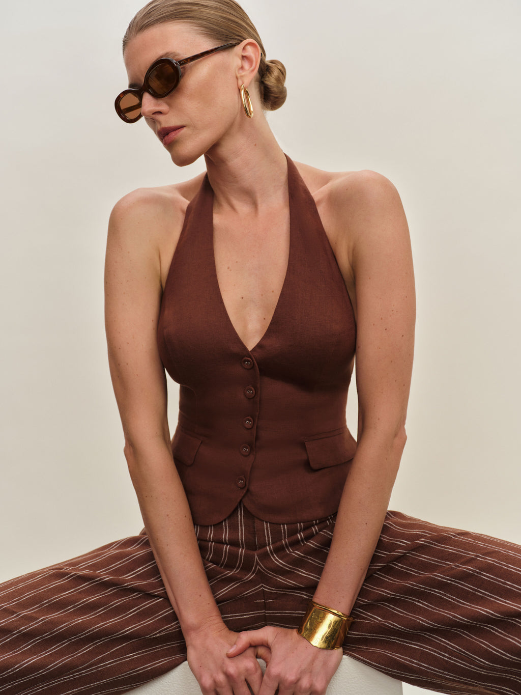 The Coline Oval Women's Sunglasses in Tortoise