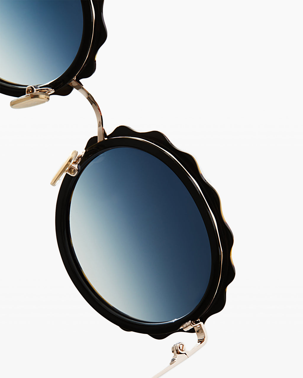 The Palerme Flower Women's Sunglasses in Tortoise