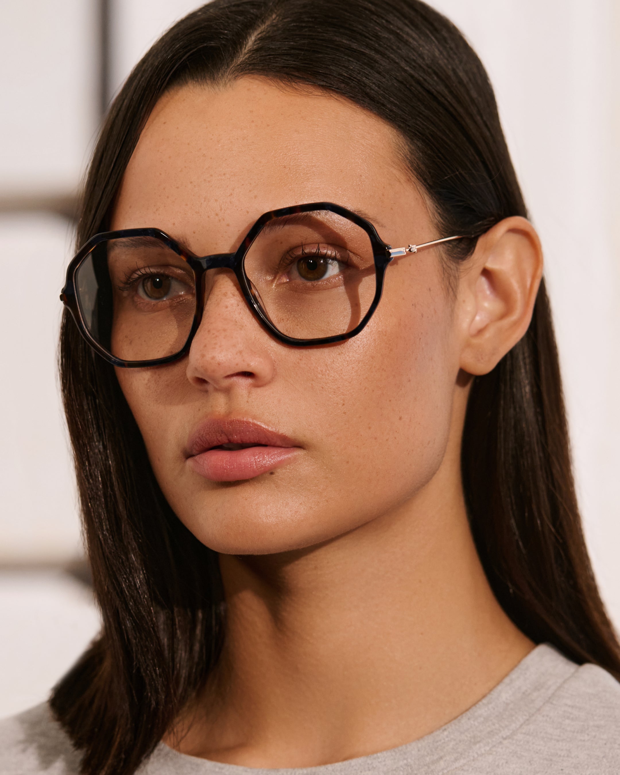 La Dora Hexagonal Lunettes de Vue pour femme in Ecaille bleue