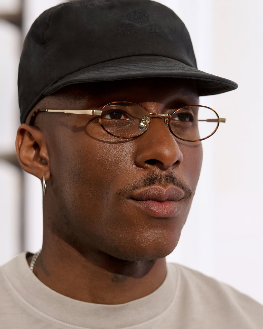 The Sigi Oval Damenbrillen in Gold