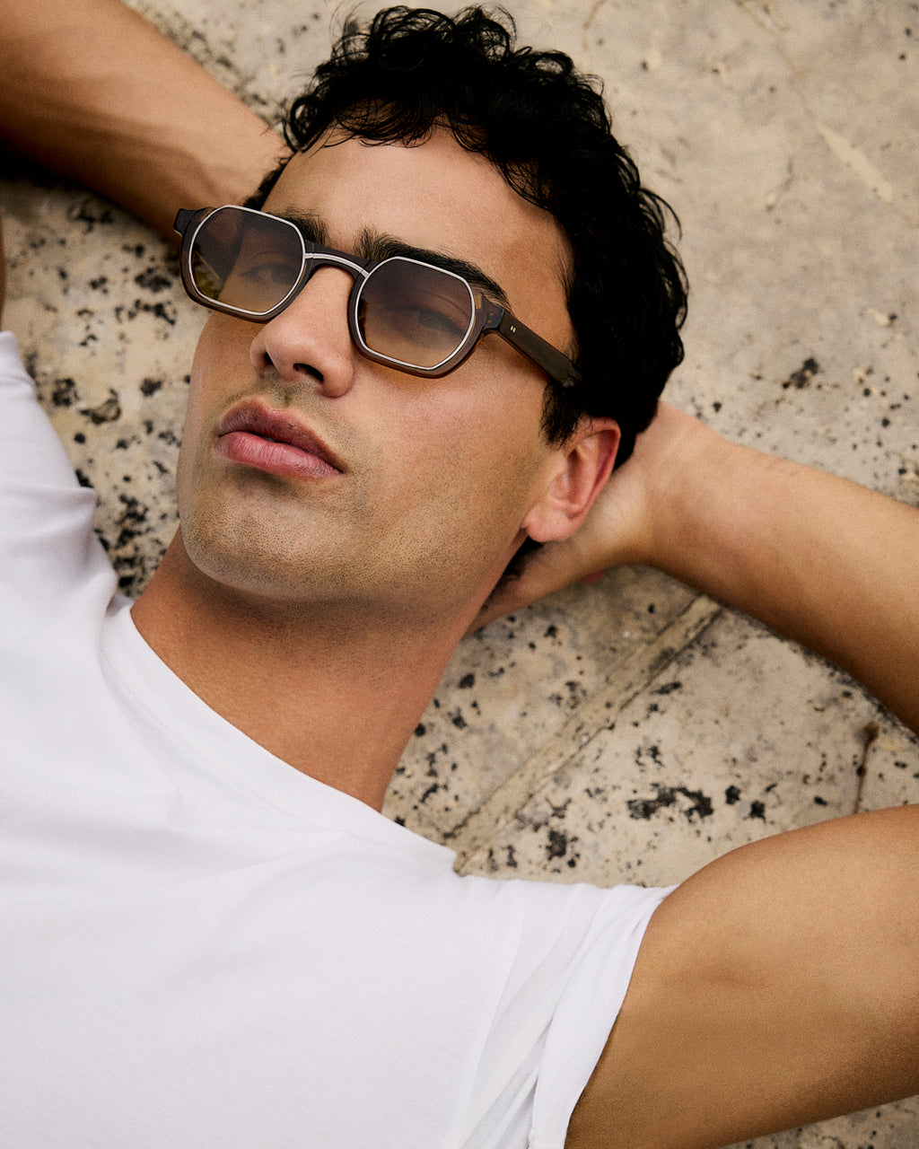 The Azio JF Colors レクタンギュラー Men's Sunglasses in ブラウン