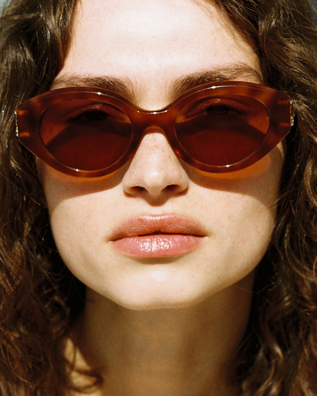 La Luzia Ovaladas Gafas de Sol para Mujer in Carey claro