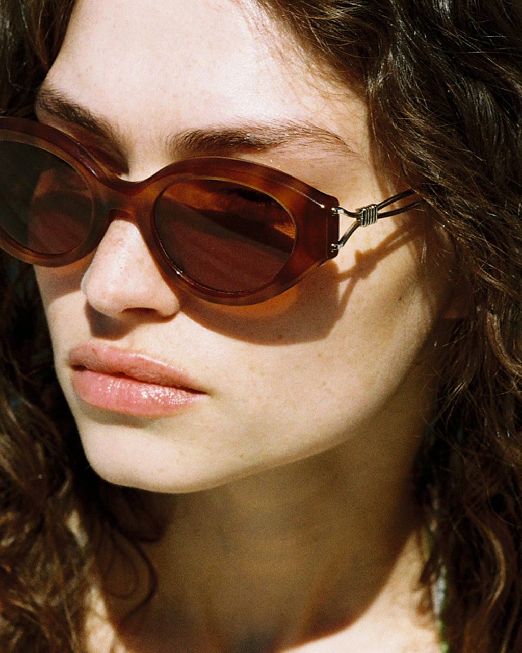 La Luzia Ovaladas Gafas de Sol para Mujer in Carey claro