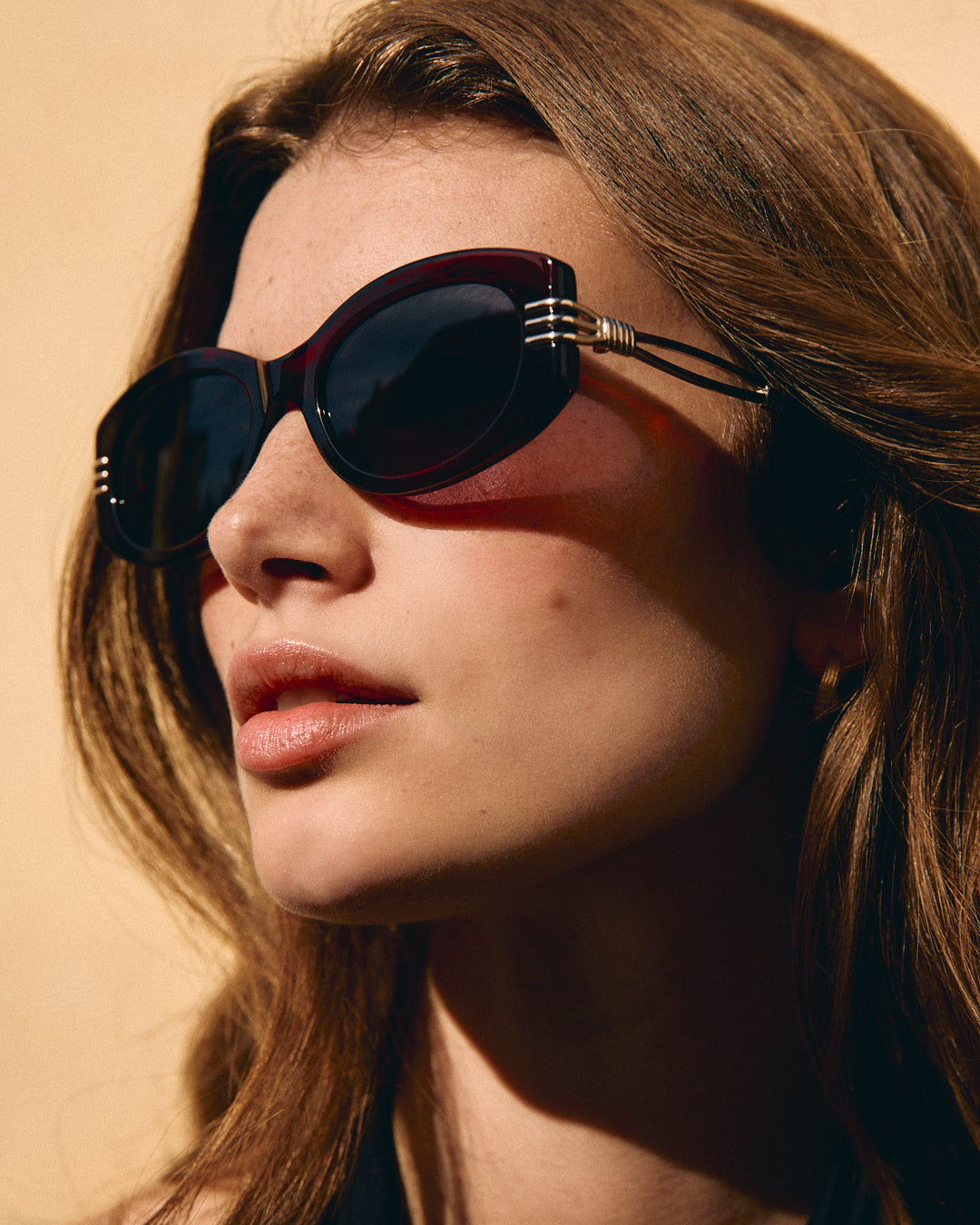 La Goma Ovale Lunettes de Soleil pour femme in Rouge