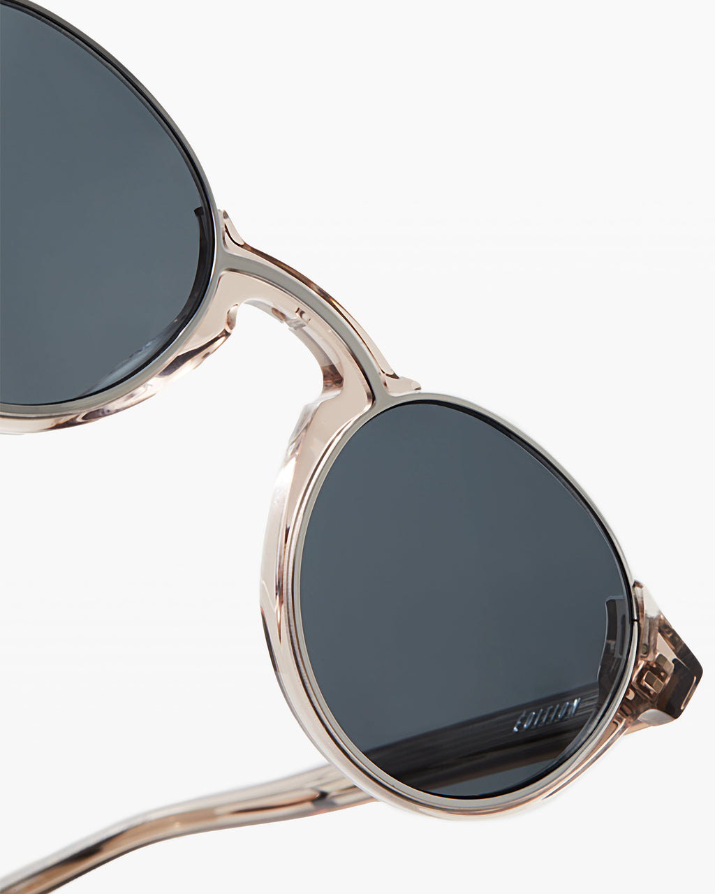 The E-001 Rund Herren-Sonnenbrillen in Grau