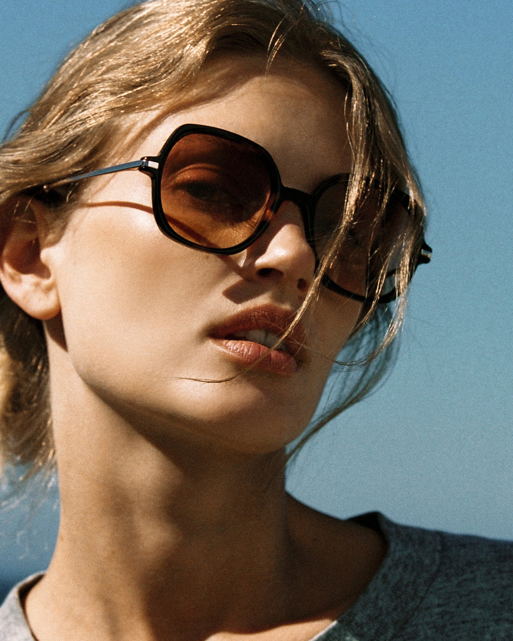 The Dimby Square Women's Sunglasses in Dark Tortoise