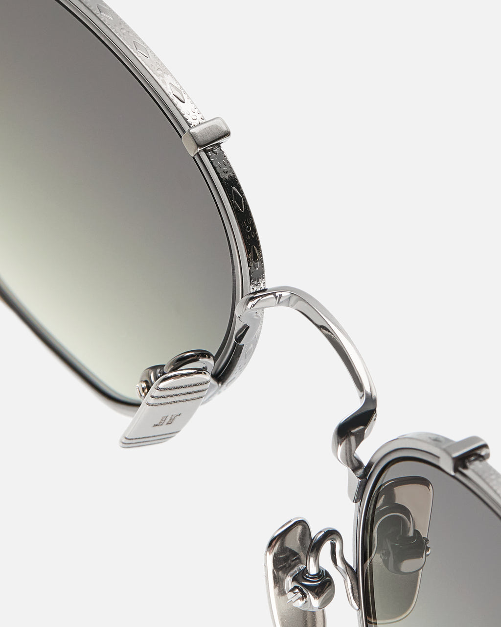 The Wave Round Men's Sunglasses in Silver