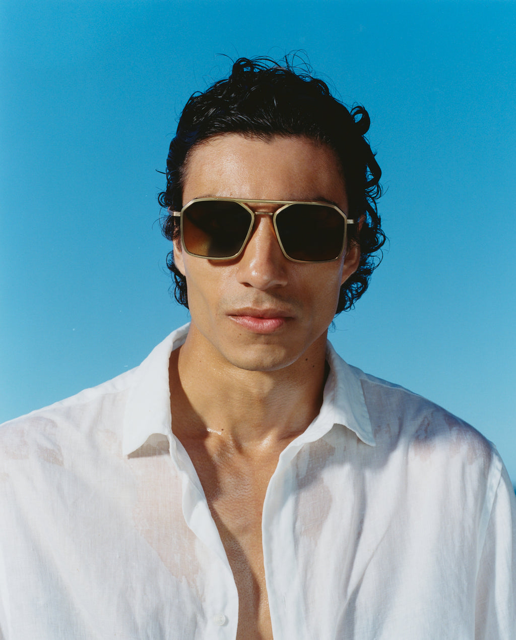 The Pulse Aviator Men's Sunglasses in Gold