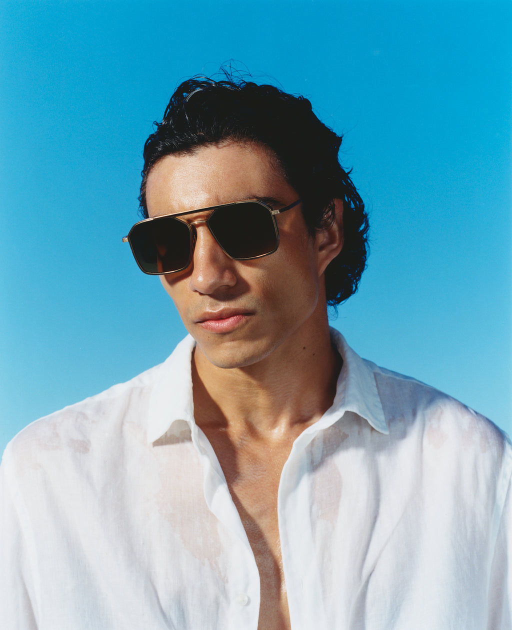 The Pulse Aviator Men's Sunglasses in Gold
