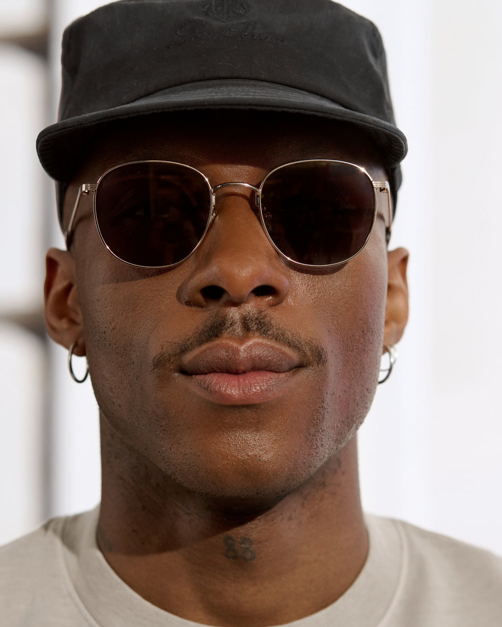 The Buddy Rund Herren-Sonnenbrillen in Gold