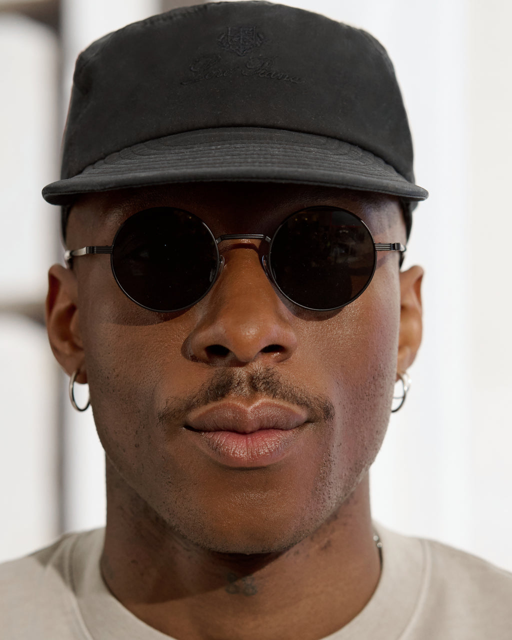 The Reos Rund Herren-Sonnenbrillen in Schwarz