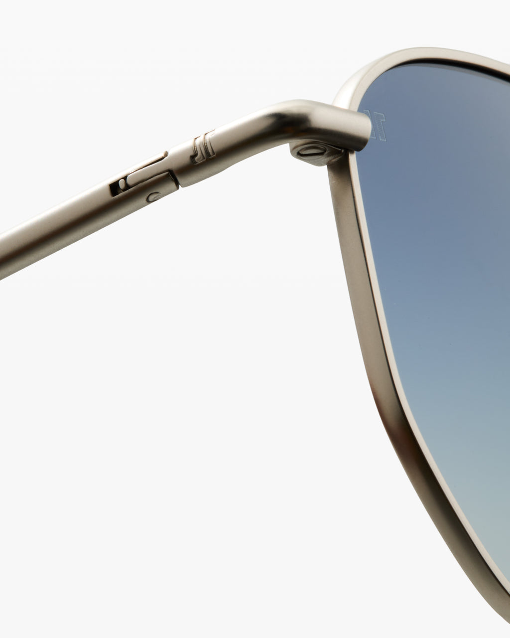 The Ash L Hexagonal Men's Sunglasses in Silver