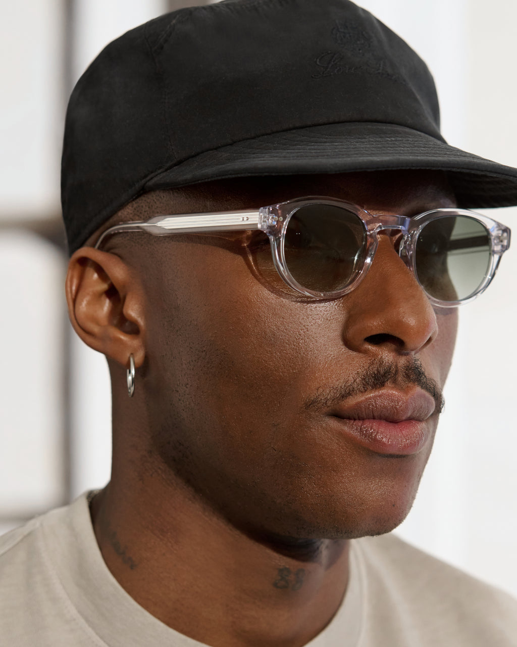 The Azur JF Colors Rund Herren-Sonnenbrillen in Transparent