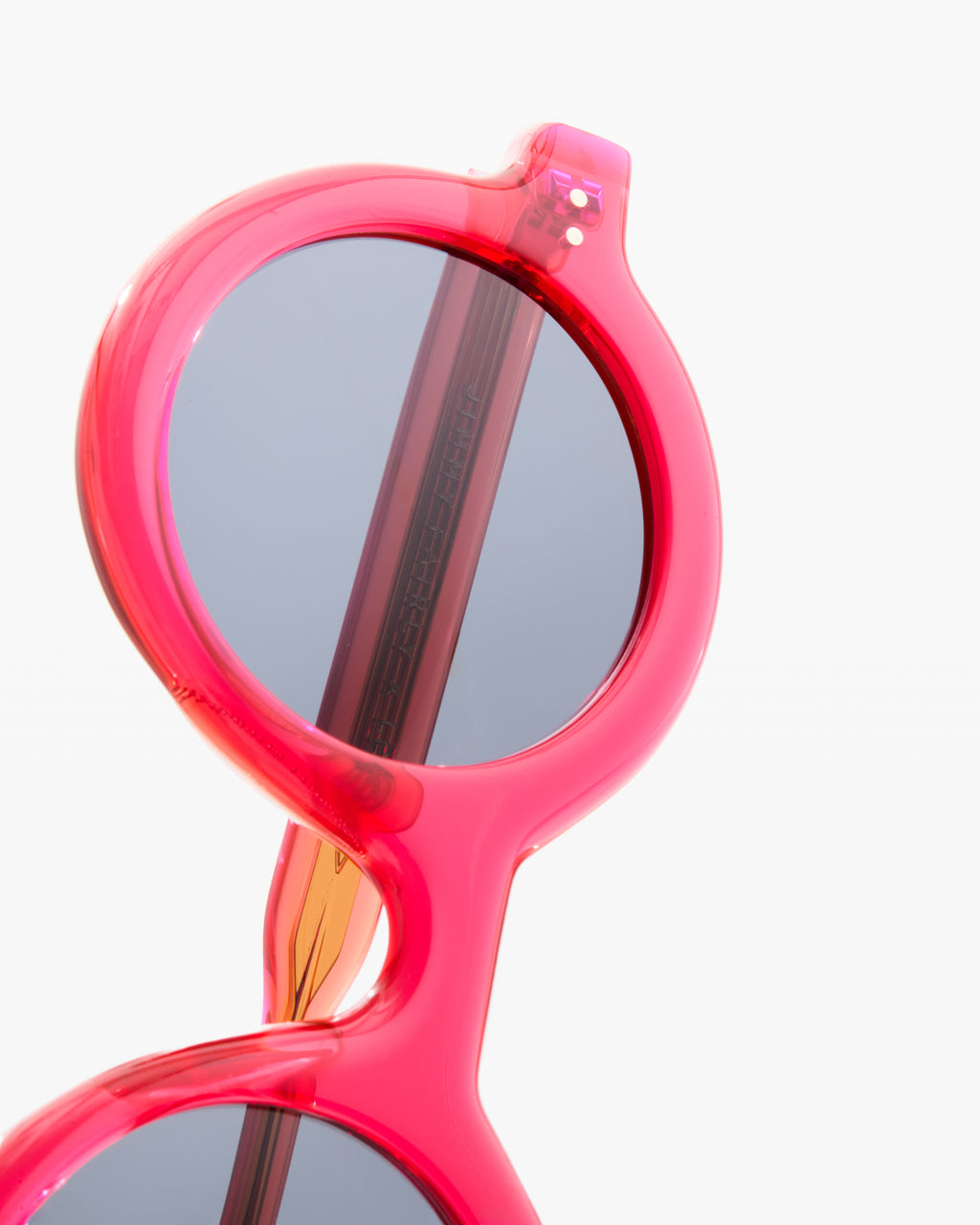 The Spezia Round Women's Sunglasses in Pink
