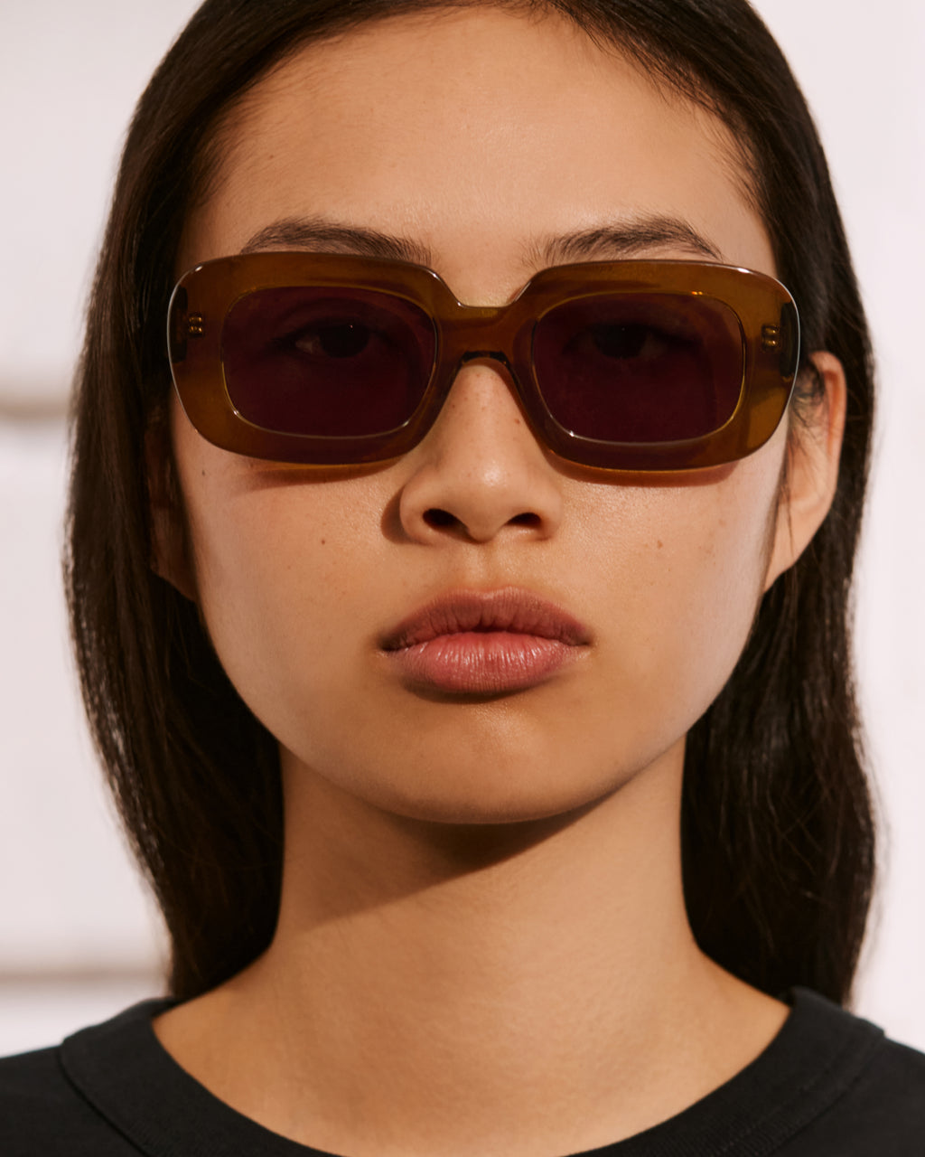 The Ily Rechteckig Damen-Sonnenbrillen in Braun