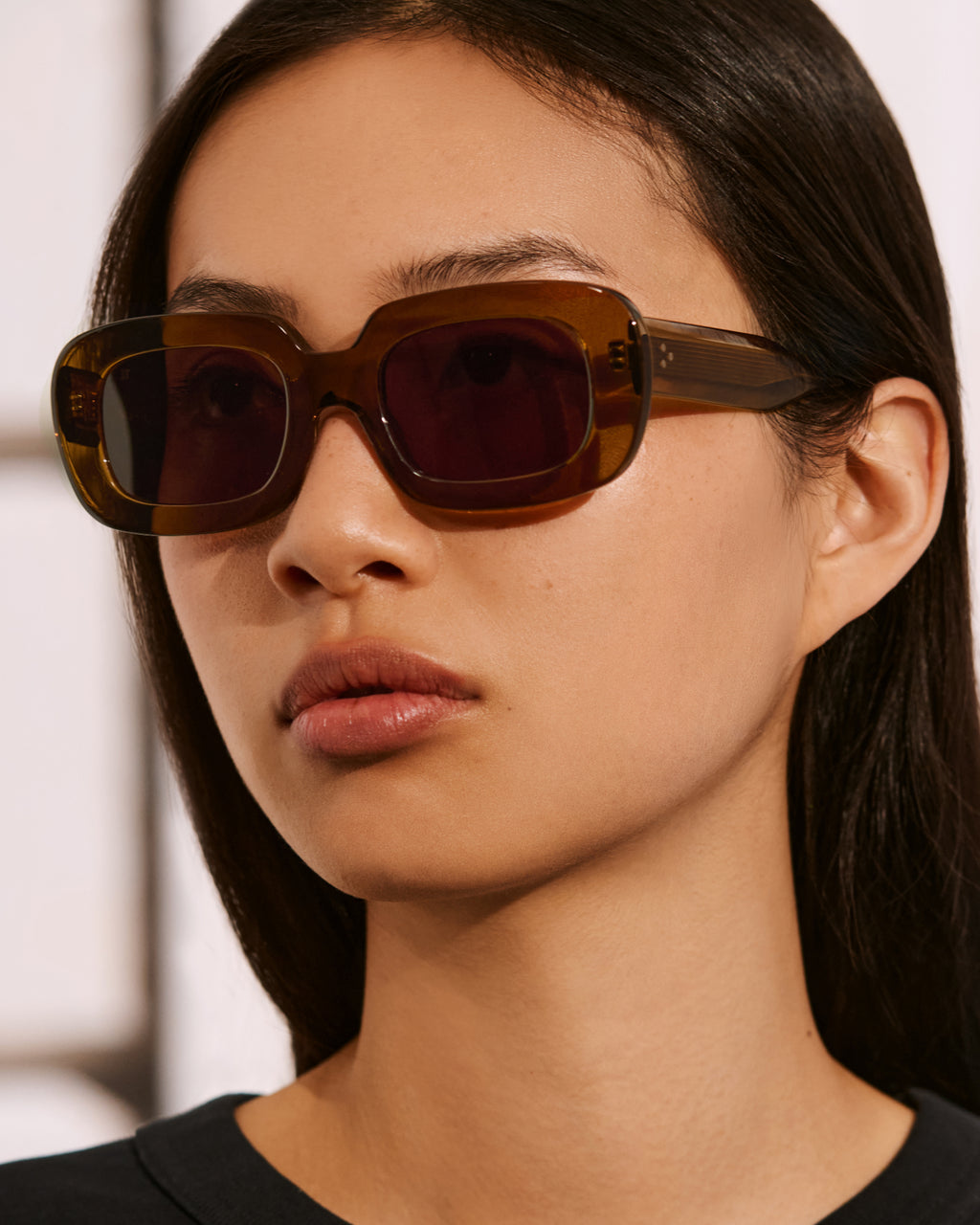 The Ily Rechteckig Damen-Sonnenbrillen in Braun