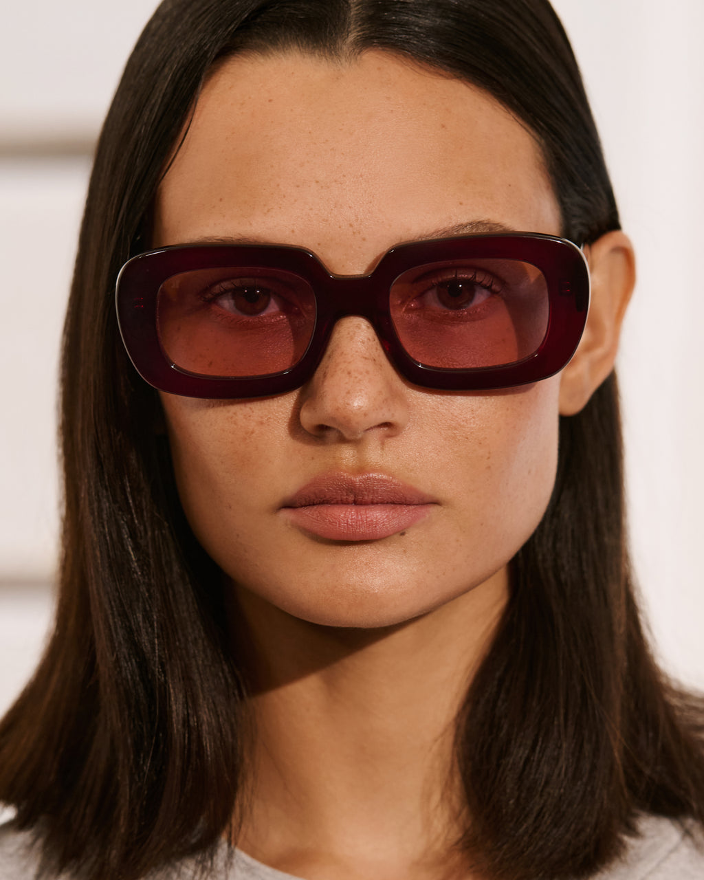 The Ily JF Colors Rechteckig Damen-Sonnenbrillen in Rot