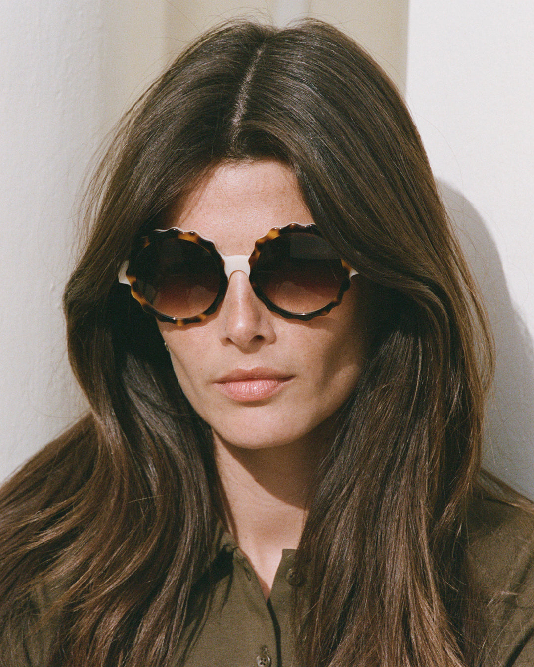 The Lily Round Women's Sunglasses in Cream Jimmy Fairly EN CA