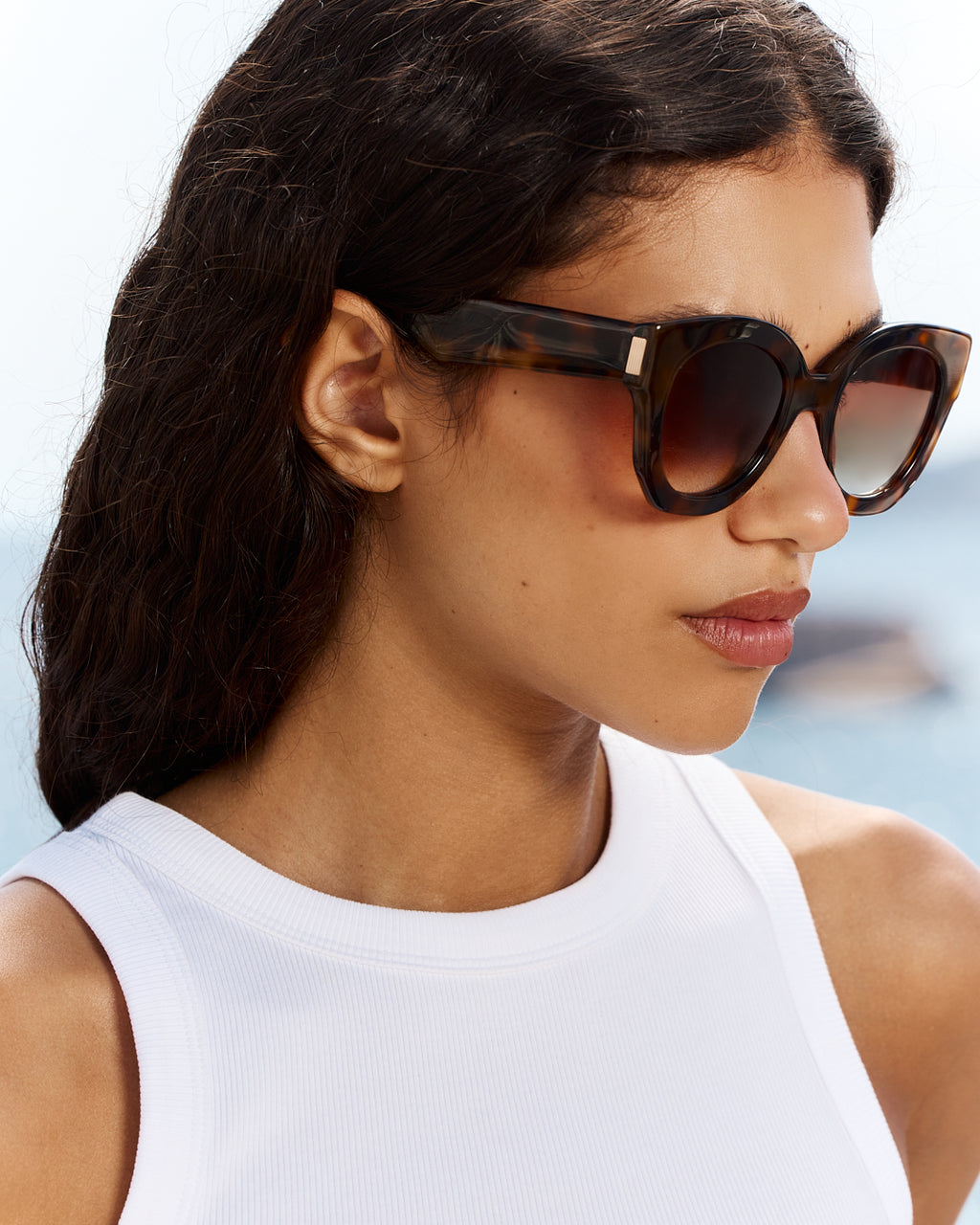 La Swirl Papillon Lunettes de Soleil pour femme in Ecaille