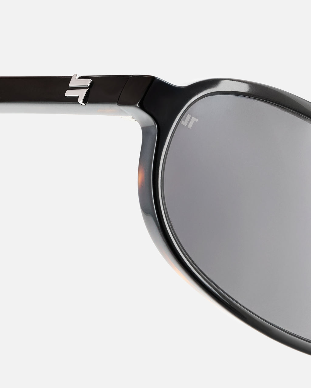 The Emmy Oval Women's Sunglasses in Black