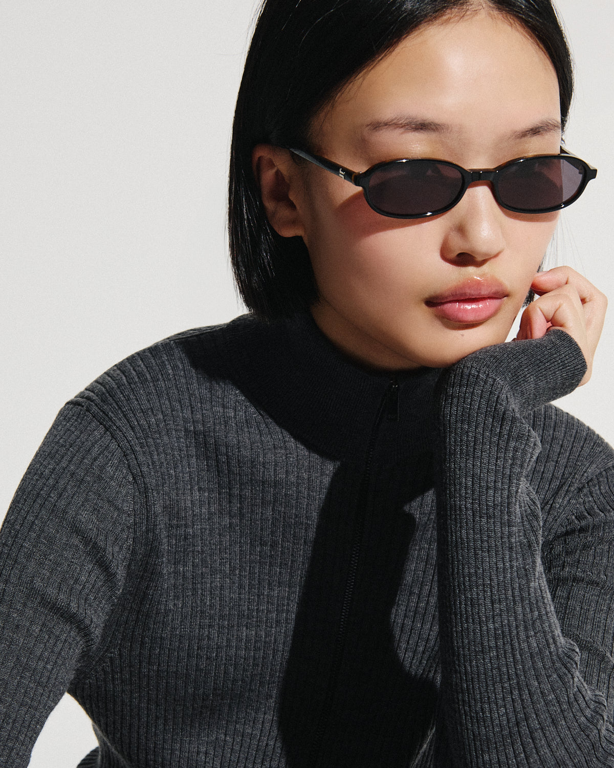 The Emmy Oval Women's Sunglasses in Black