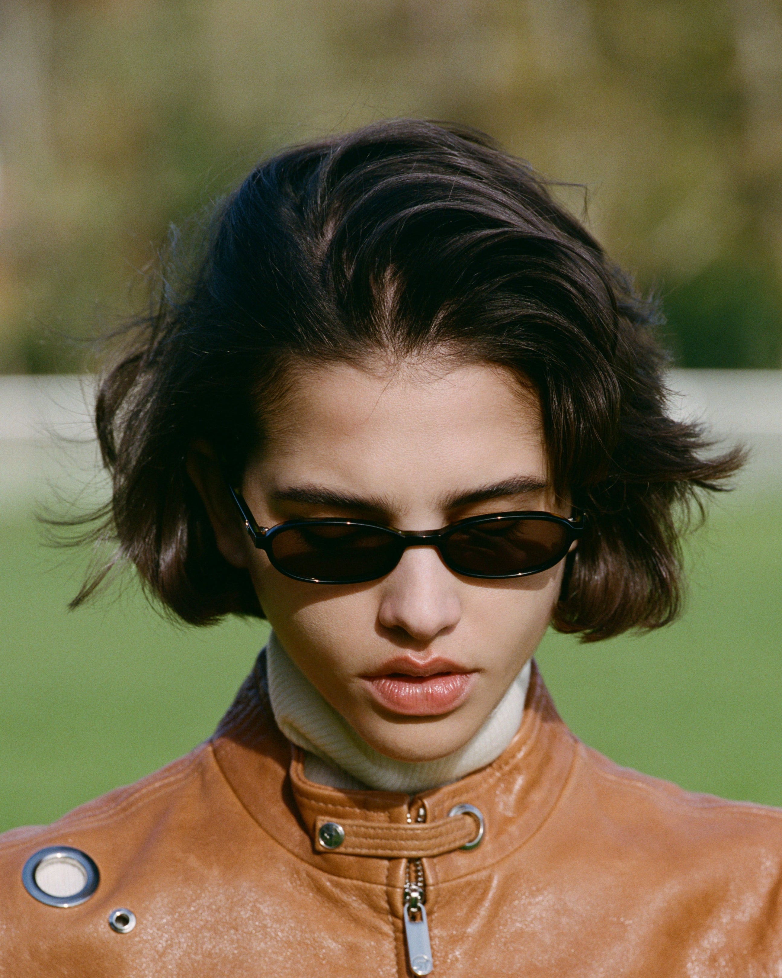 The Emmy Oval Women's Sunglasses in Black