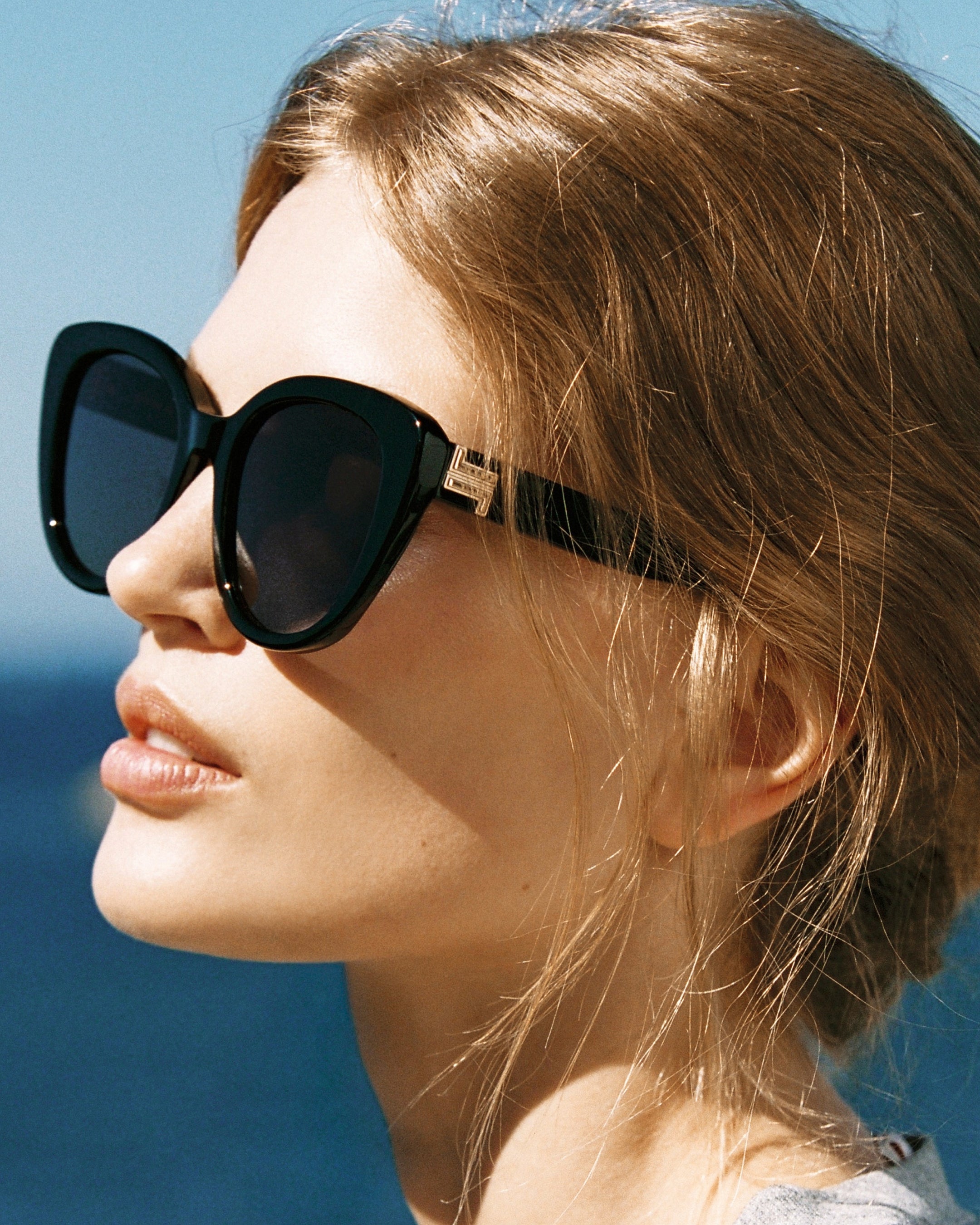 The Sofia Butterfly Women's Sunglasses in Black