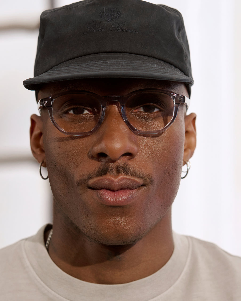 The Timo Rechteckig Herrenbrillen in Hellgrau