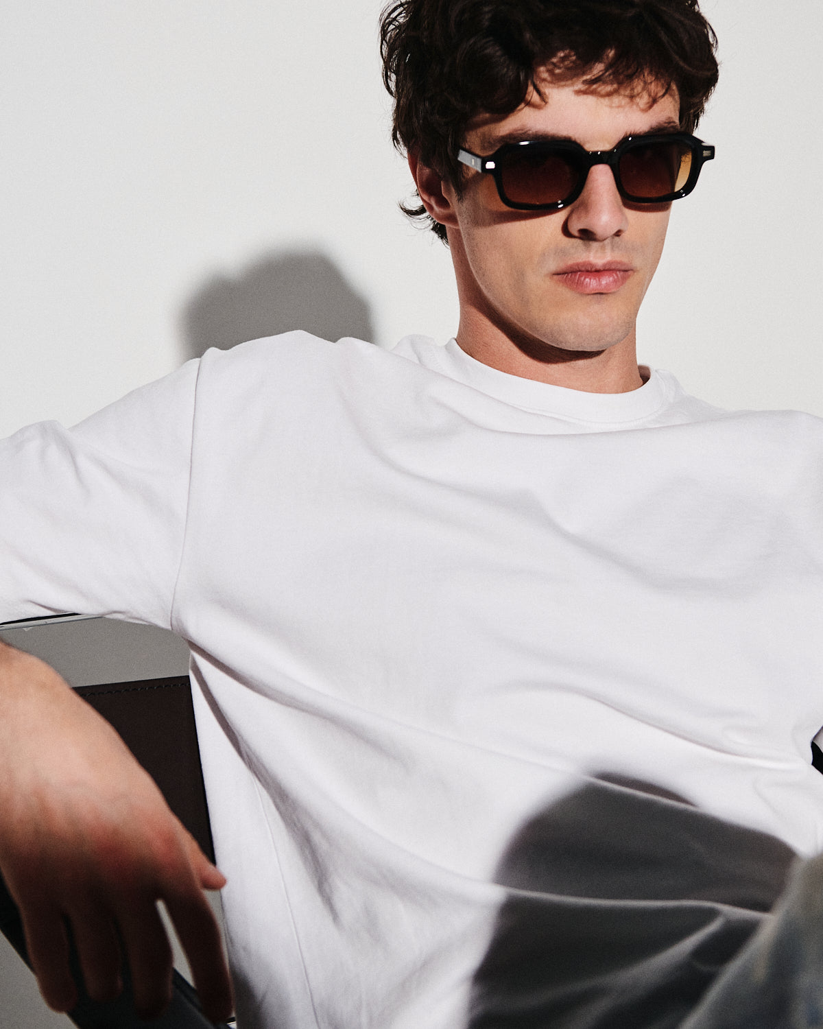 La Brooke Rectangulaire Lunettes de Soleil pour homme in Ecaille foncée