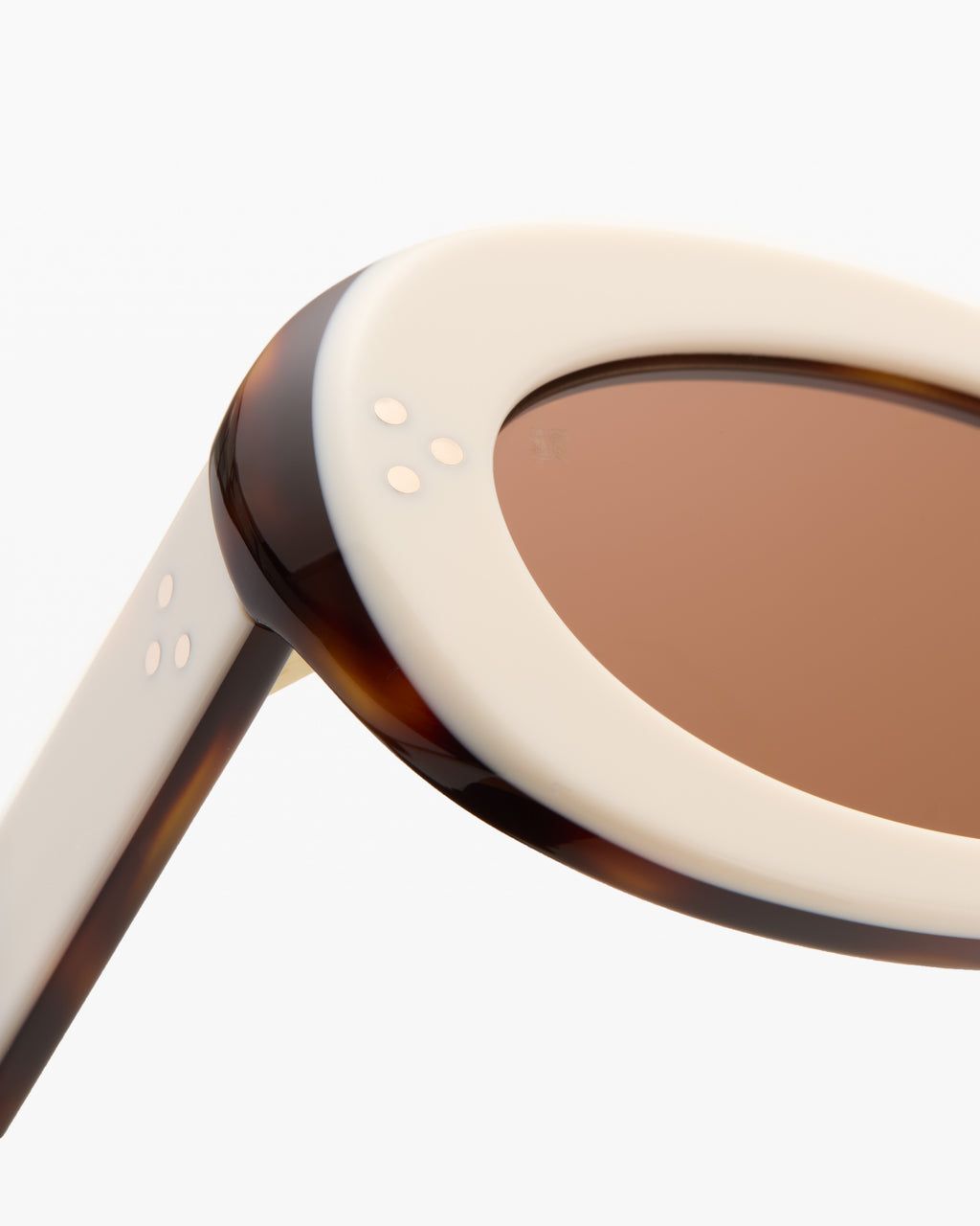 The Berry Oval Women's Sunglasses in Cream