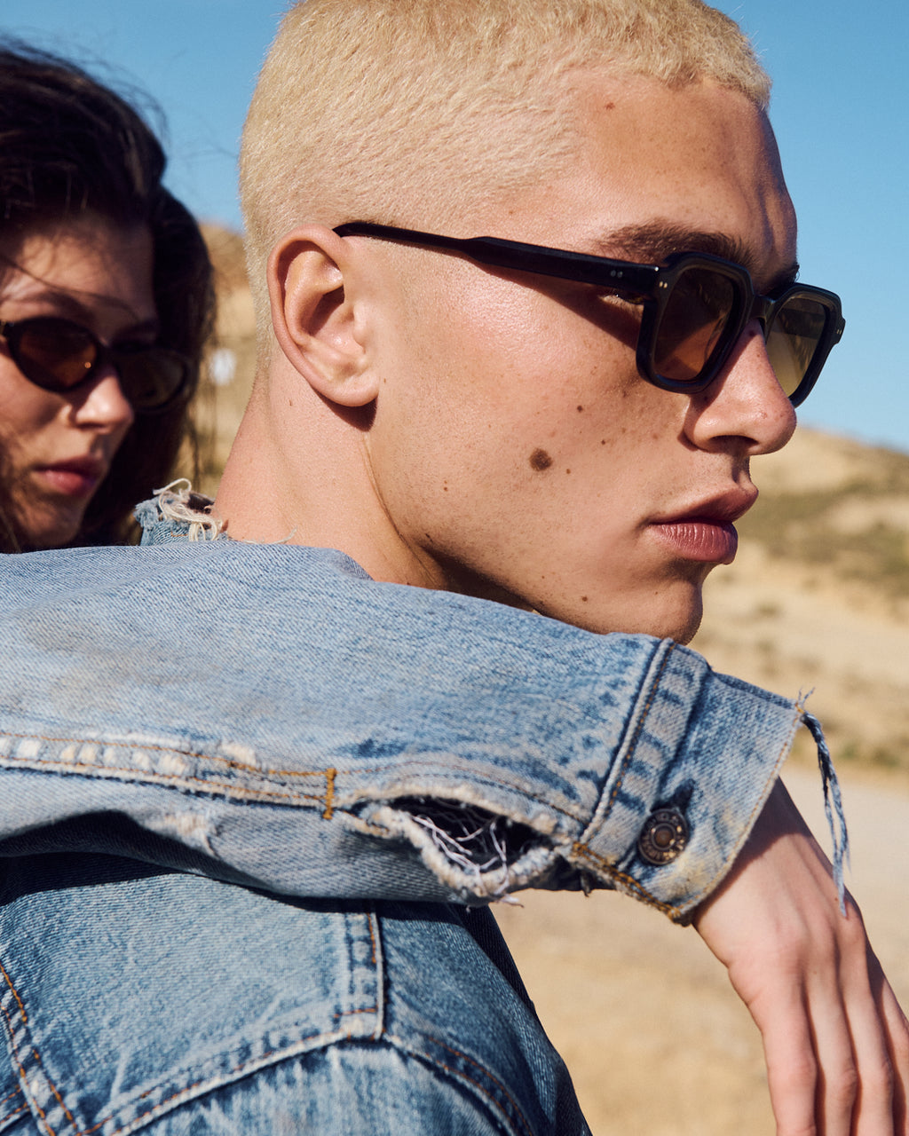 The Etty Square Men's Sunglasses in Black