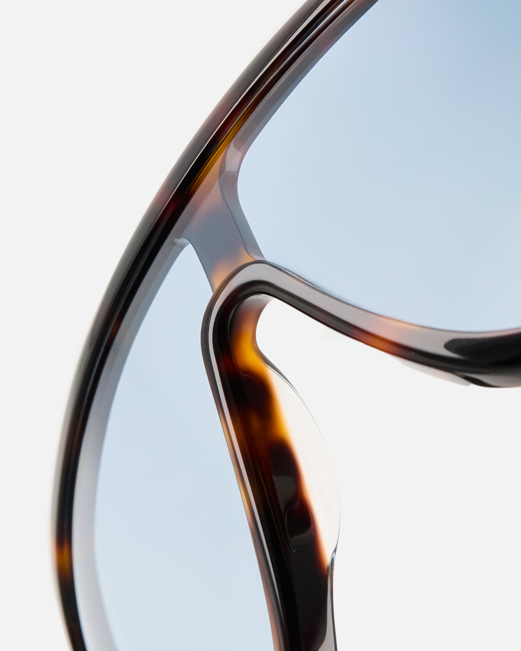 The Luz Aviator Women's Sunglasses in Tortoise and blue