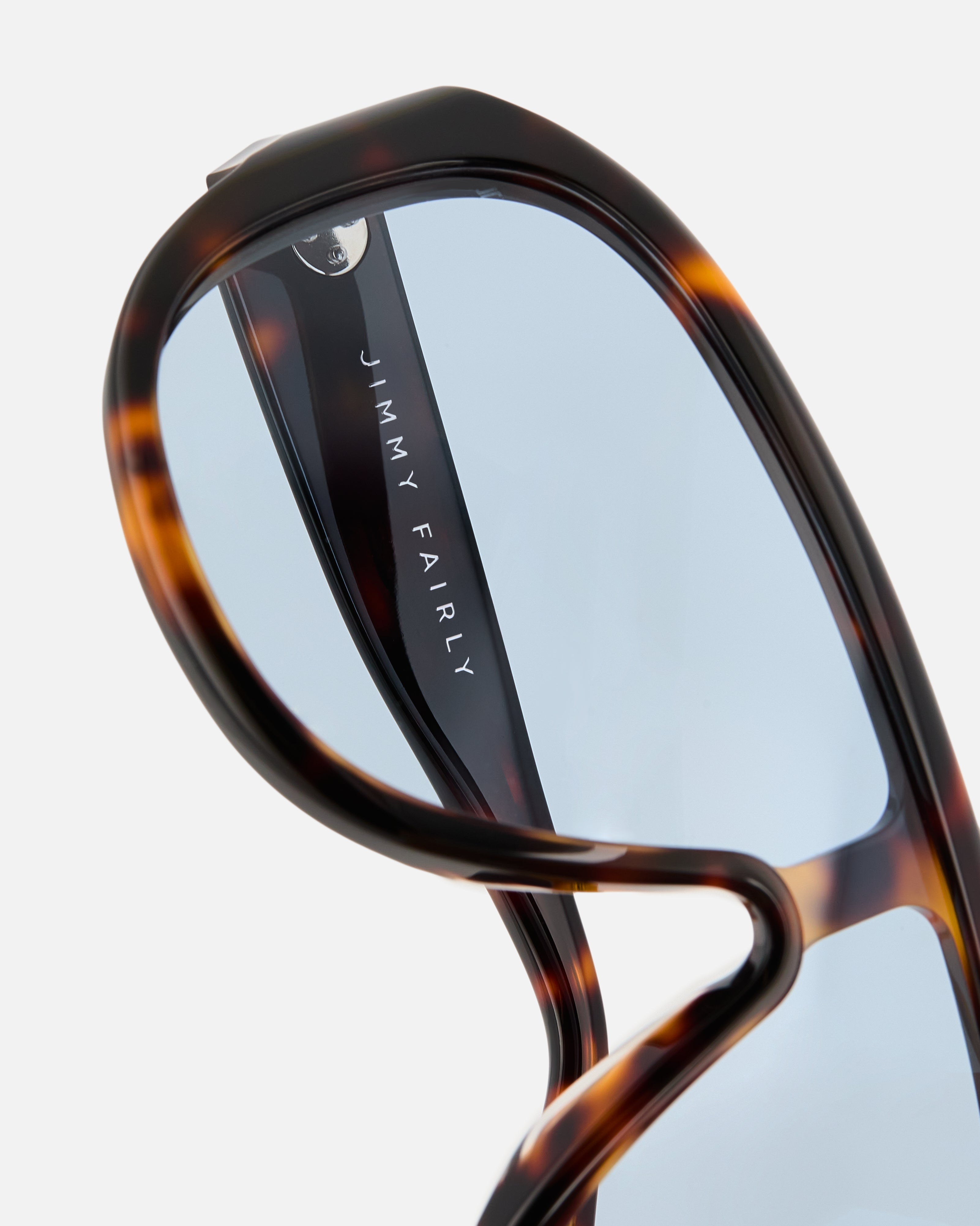The Luz Medium Women's Sunglasses in Tortoise and blue | Jimmy