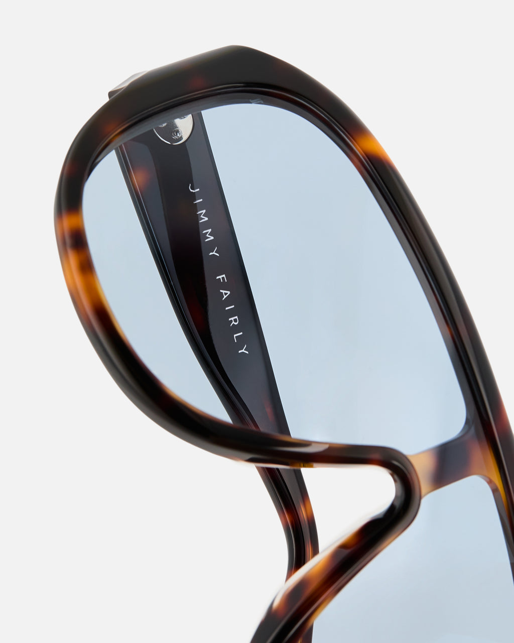 The Luz Aviator Women's Sunglasses in Tortoise and blue