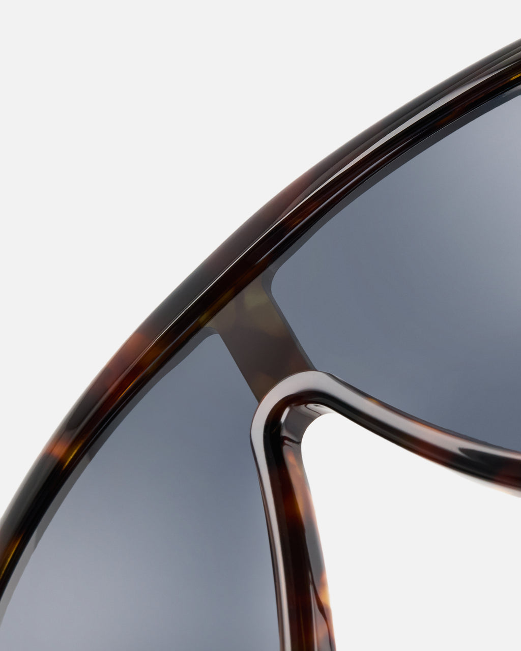 The Luz Aviator Women's Sunglasses in Dark Tortoise