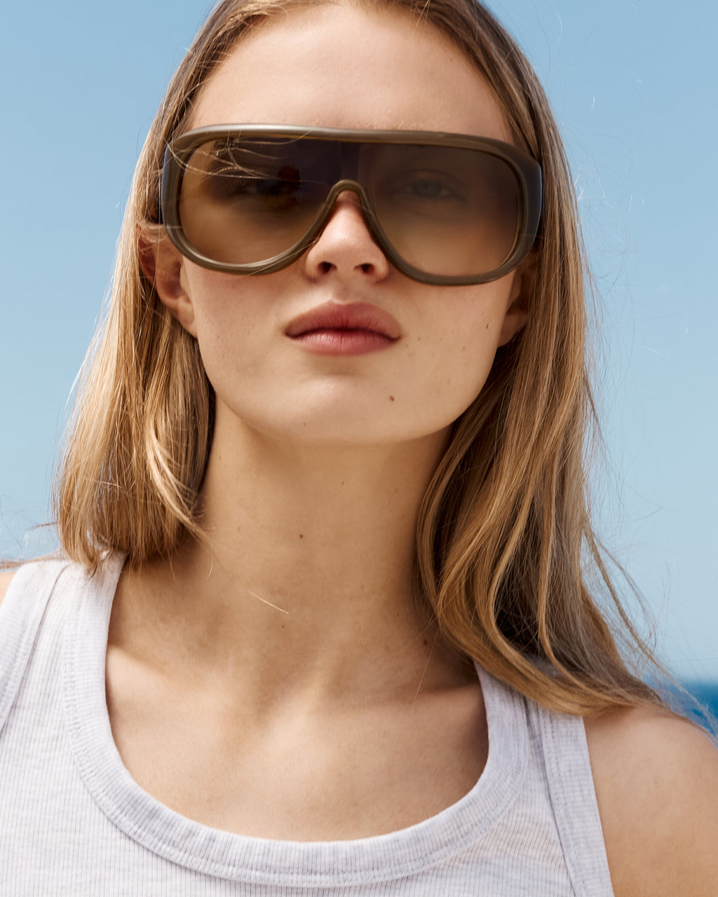 The Luz Aviator Women's Sunglasses in Green