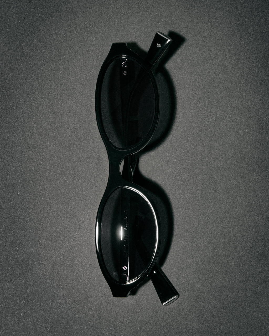 The Meg Oval Damen-Sonnenbrillen in Schwarz