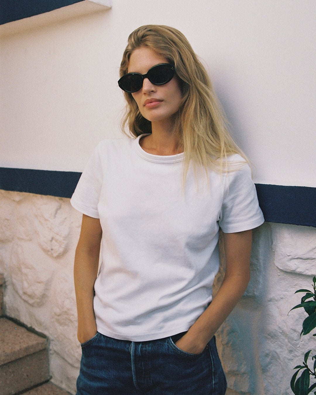 The Vivi JF Colors Oval Women's Sunglasses in Black