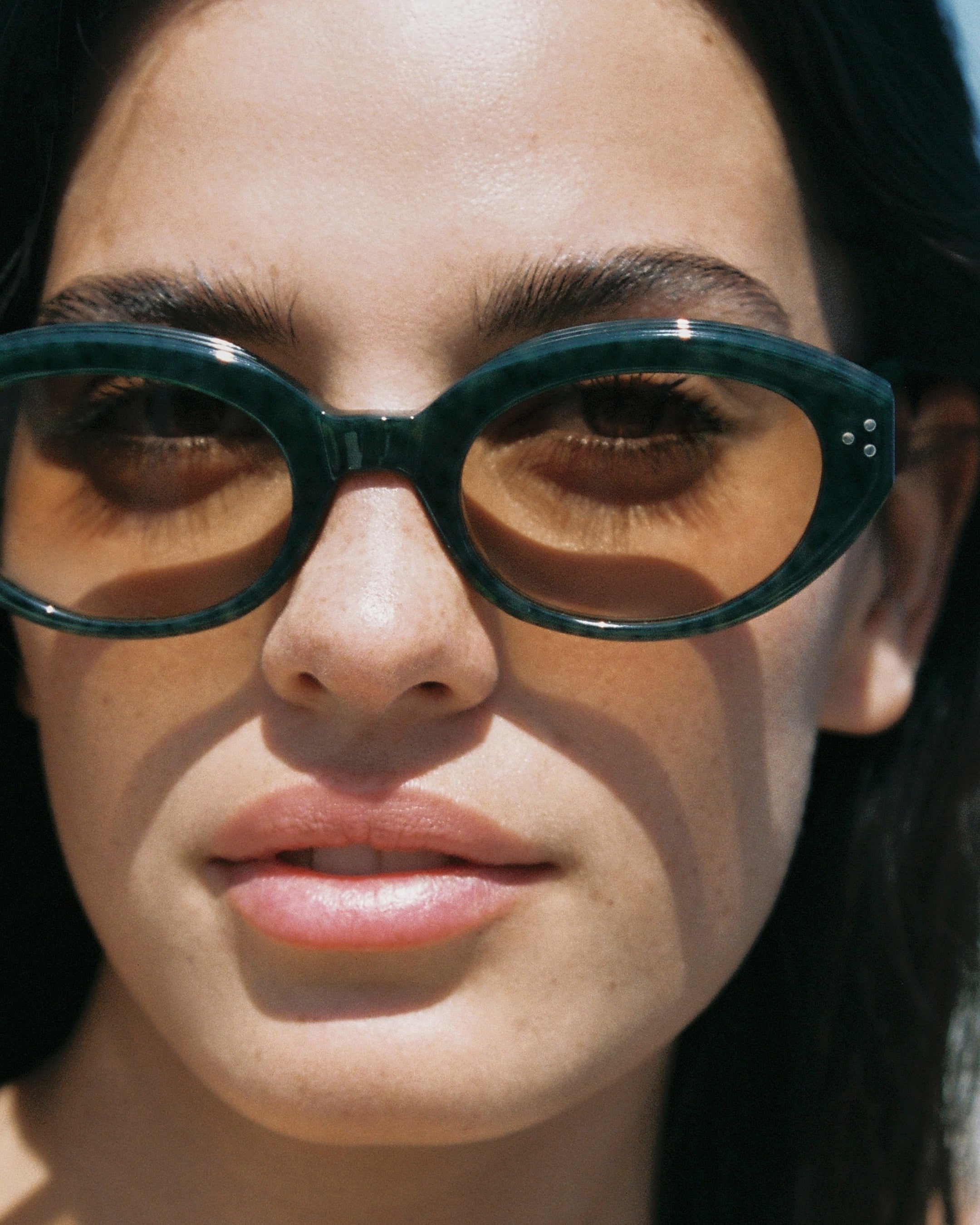 The Vivi JF Colors Oval Women's Sunglasses in Green