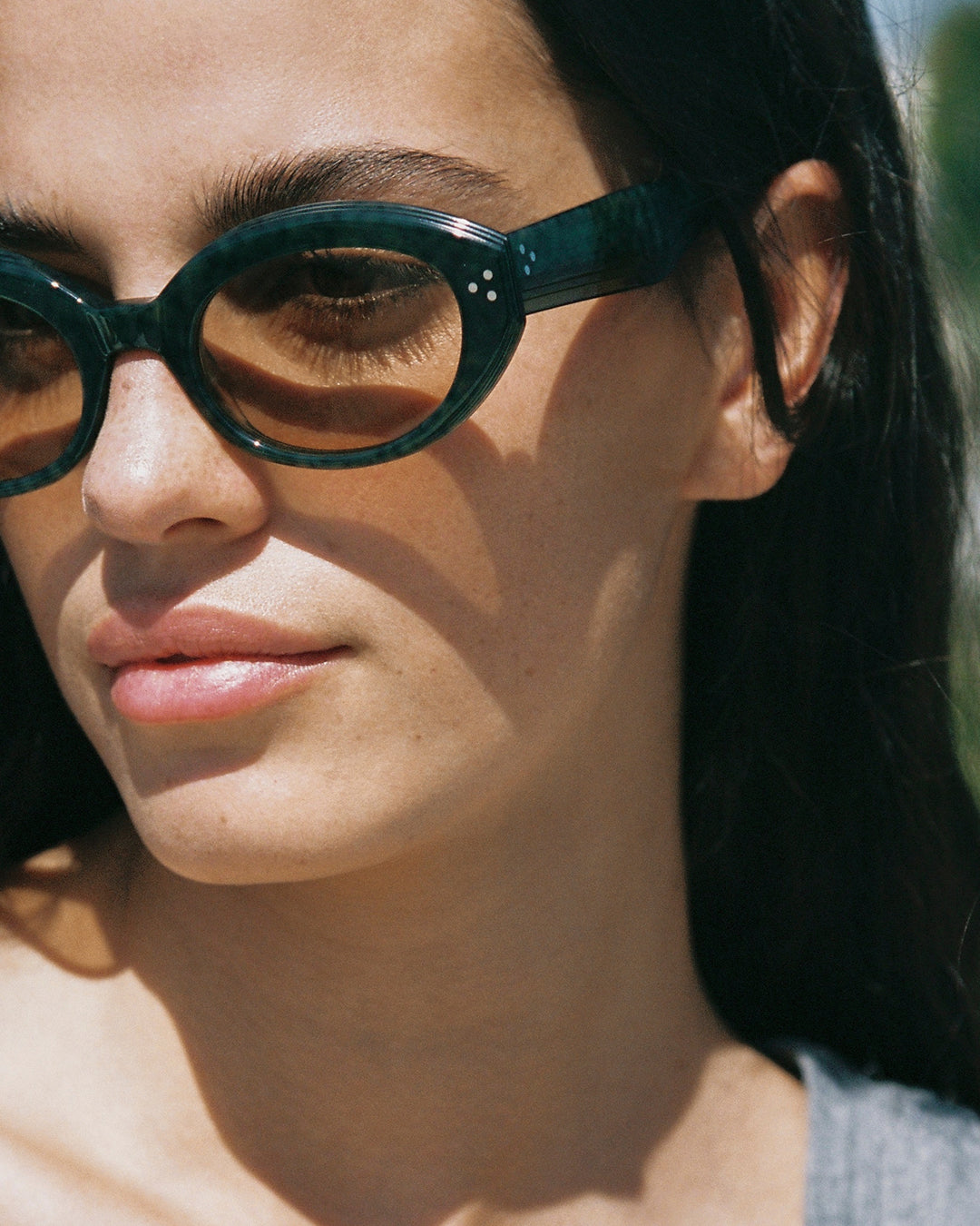 The Vivi JF Colors Oval Women's Sunglasses in Green