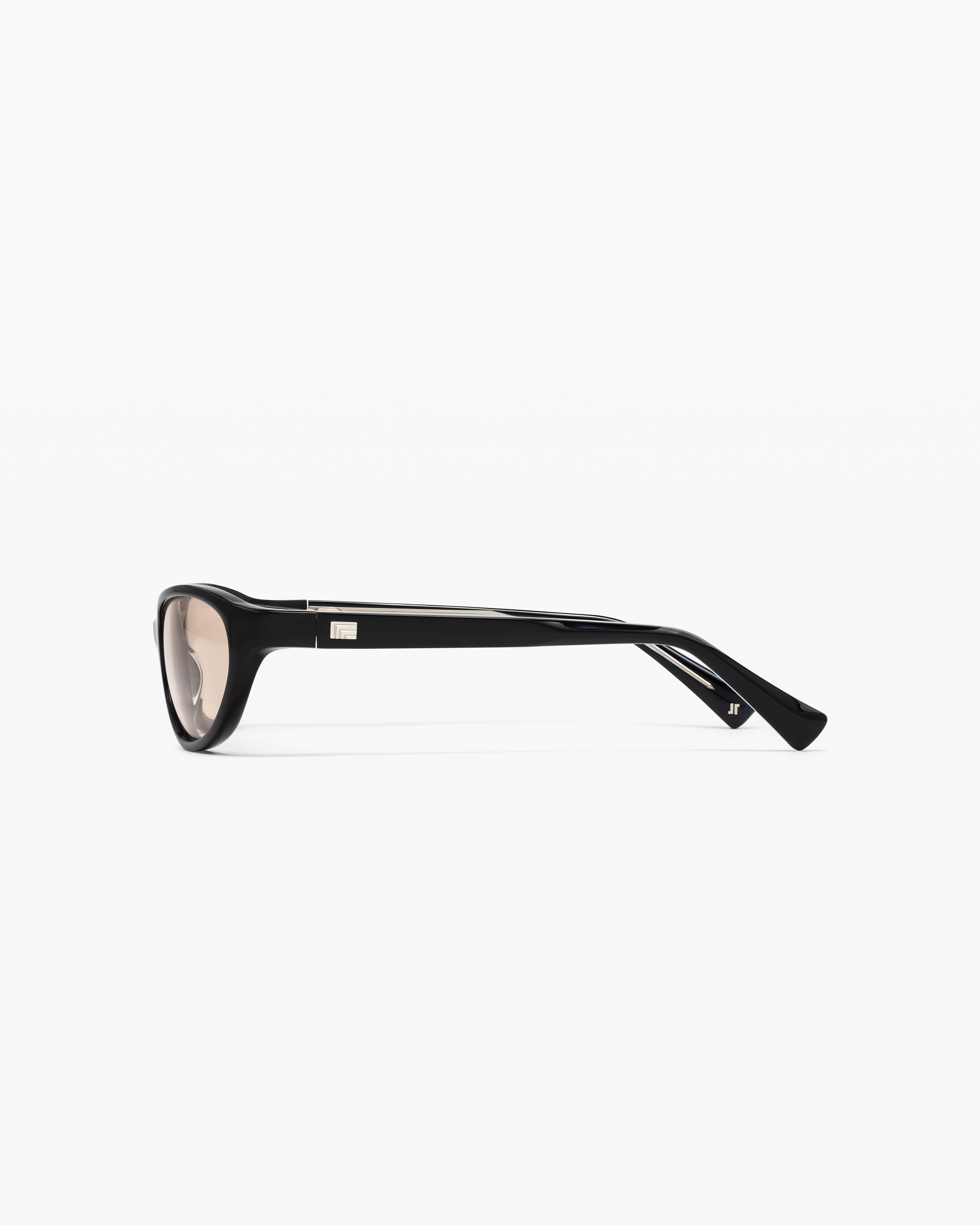 The Evy Oval Women's Sunglasses in Black