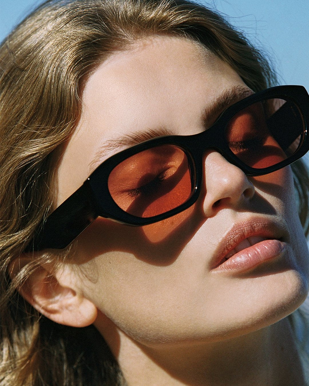 The Gus Oval Men's Sunglasses in Black