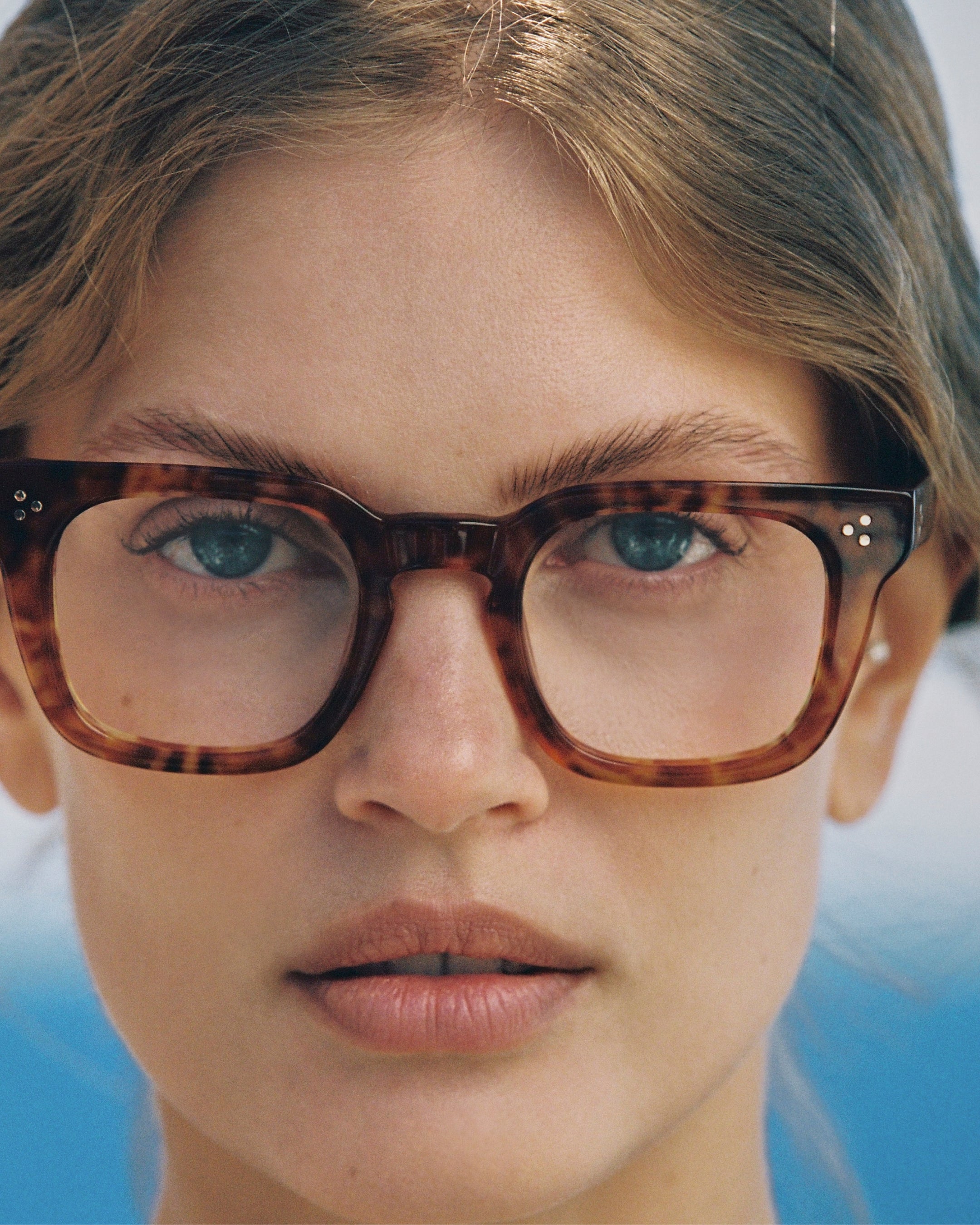 The Vick Medium in Light brown tortoise | Jimmy Fairly US