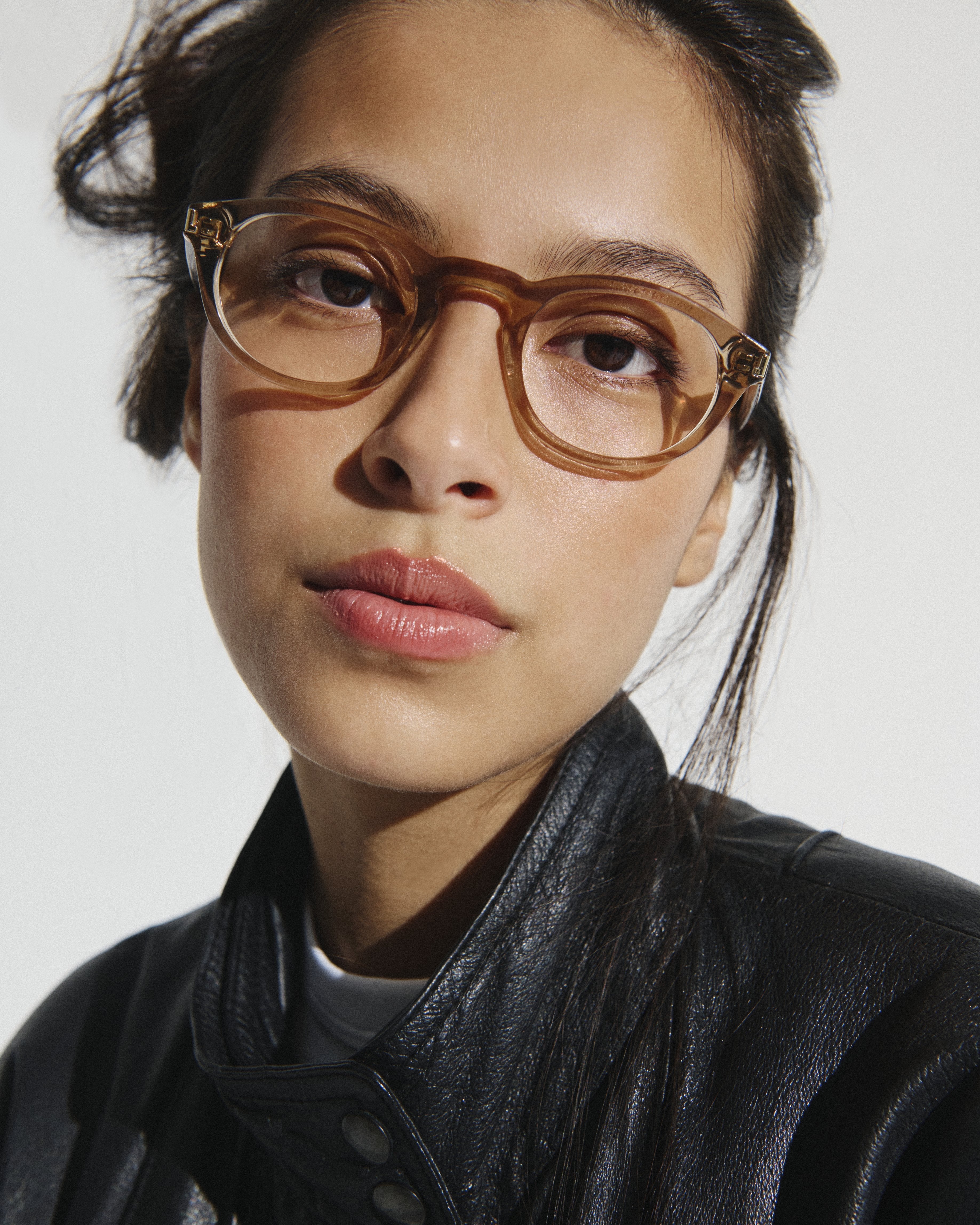 The Riverdale Oval Women's Eyeglasses in Brown