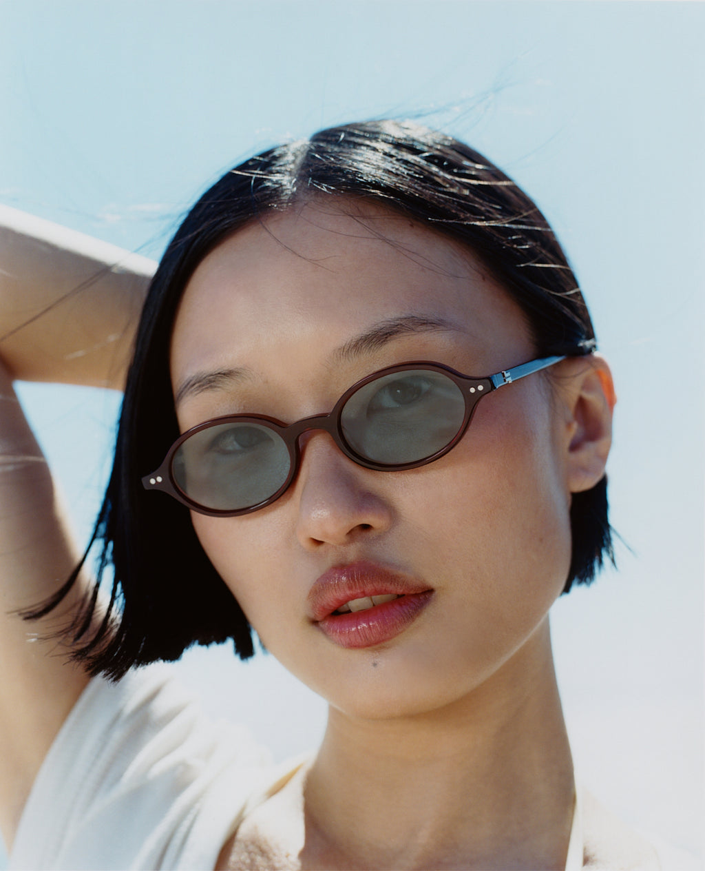 La Elvie JF Colors Ovale Lunettes de Soleil pour femme in Rouge