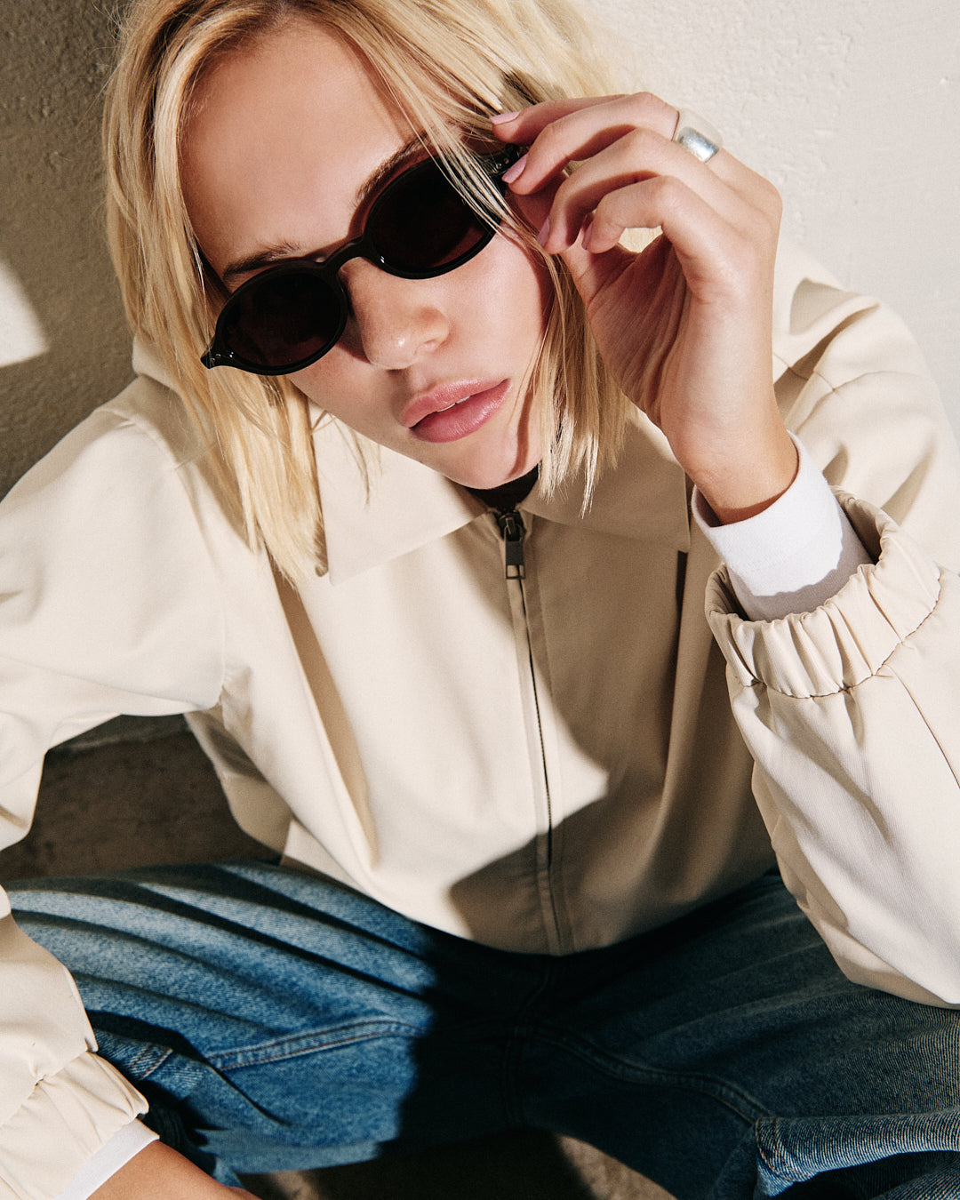 La Elvie Ovale Lunettes de Soleil pour femme in Brun